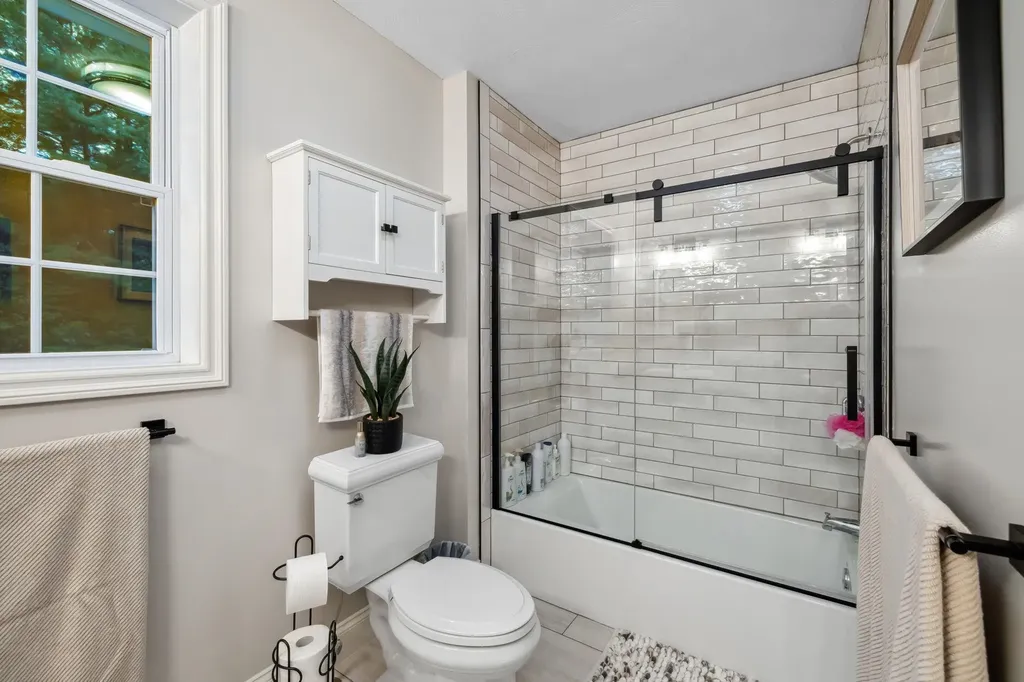 11 Gauthier Way Pelham NH 03076