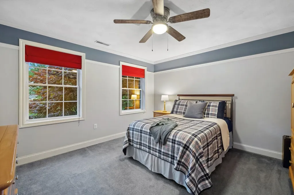 11 Gauthier Way Pelham NH 03076