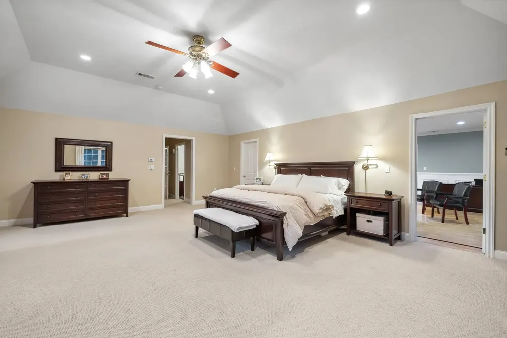 11 Gauthier Way Pelham NH 03076