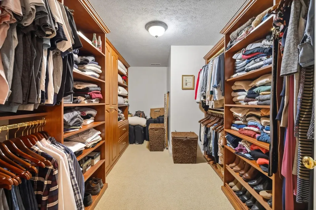 11 Gauthier Way Pelham NH 03076