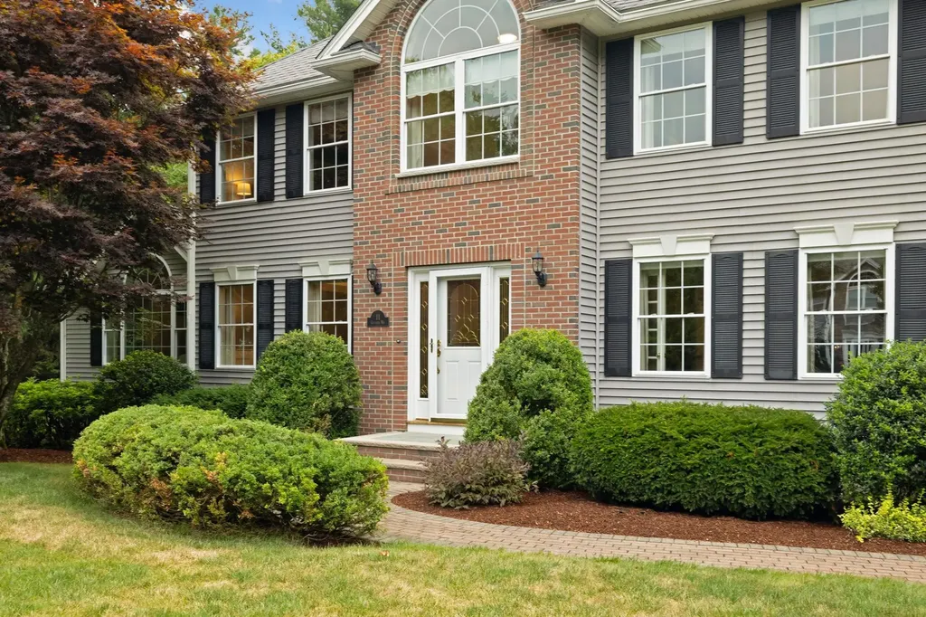 11 Gauthier Way Pelham NH 03076