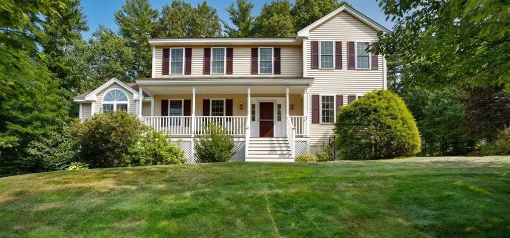 17 Haywood Road Londonderry NH 03053