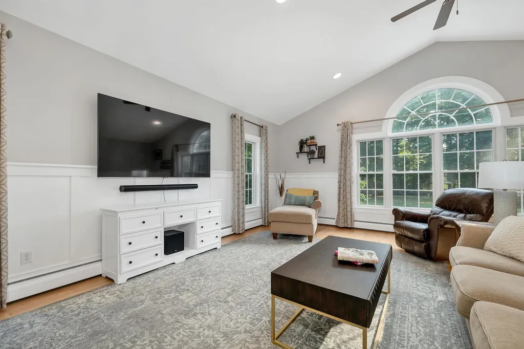 40 Lyford Road Brookfield NH 03872