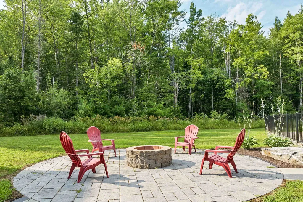 40 Lyford Road Brookfield NH 03872