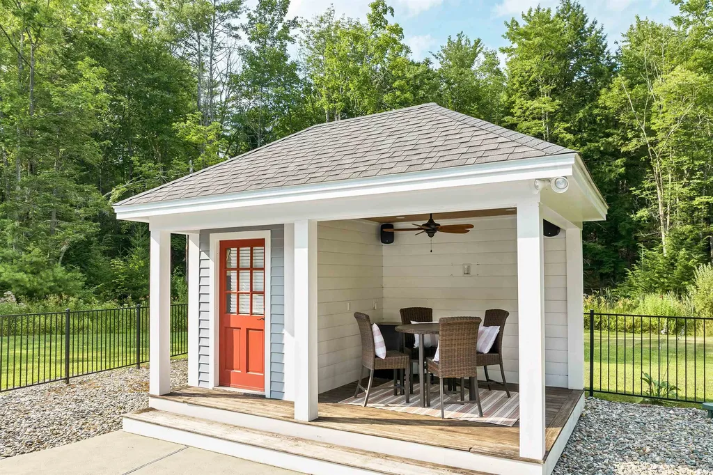 40 Lyford Road Brookfield NH 03872