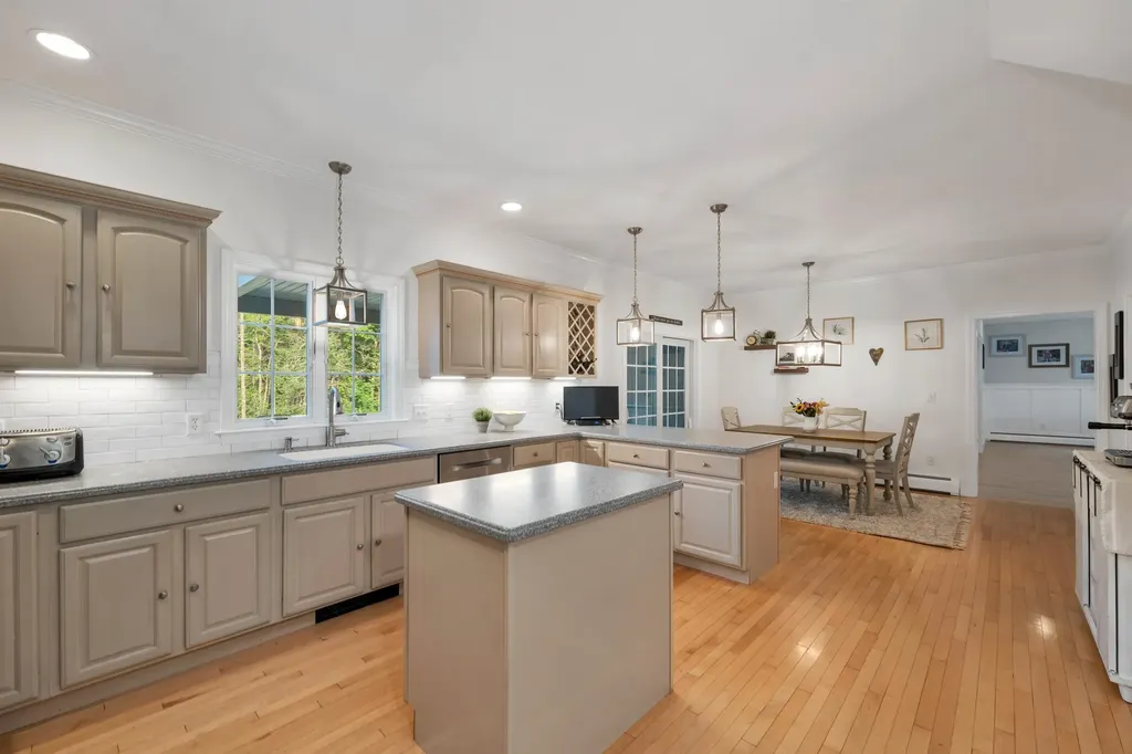 40 Lyford Road Brookfield NH 03872