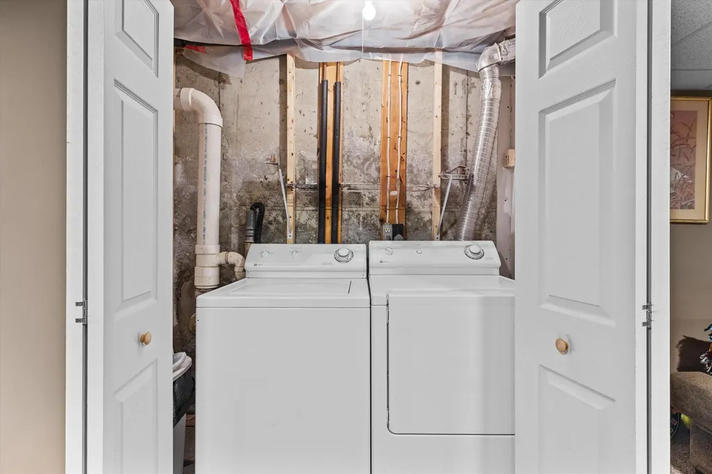 28 Bailey Avenue Manchester NH 03104