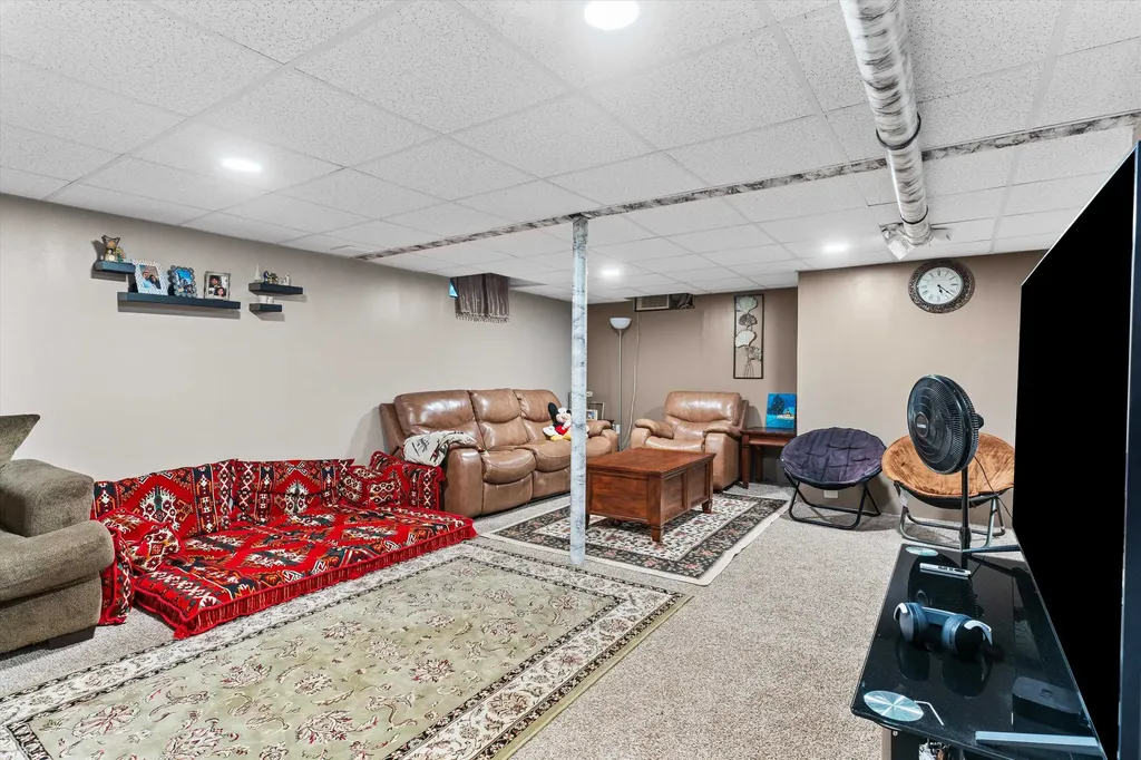 28 Bailey Avenue Manchester NH 03104