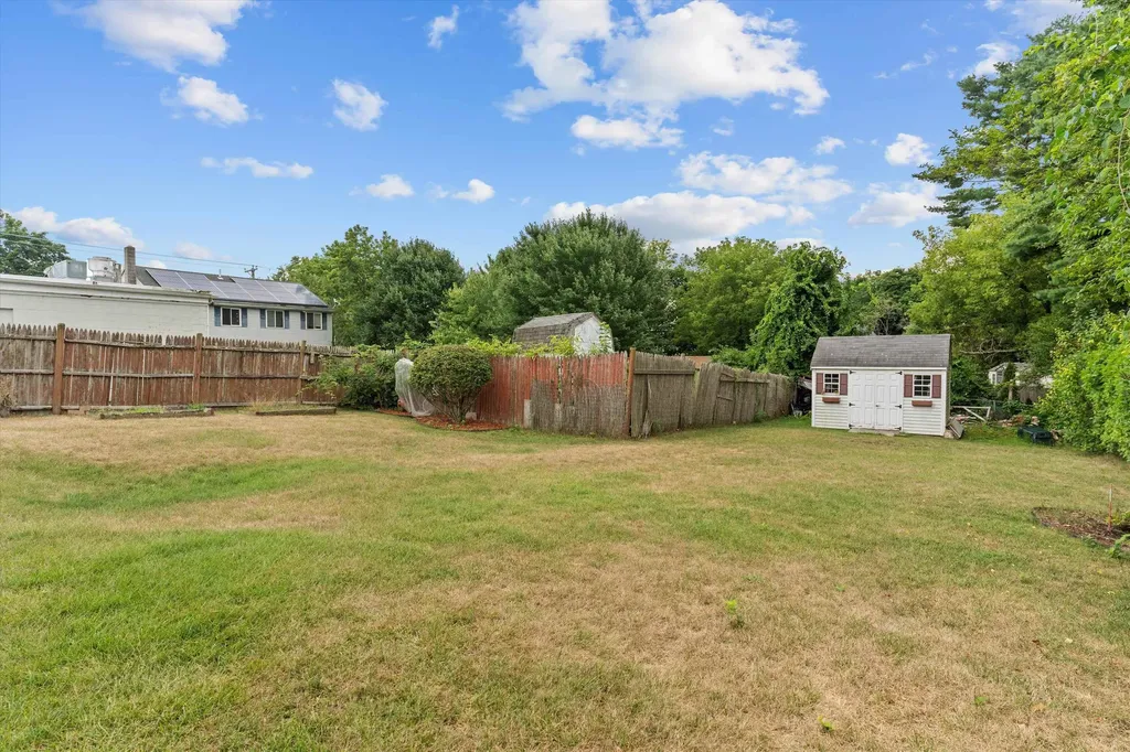28 Bailey Avenue Manchester NH 03104