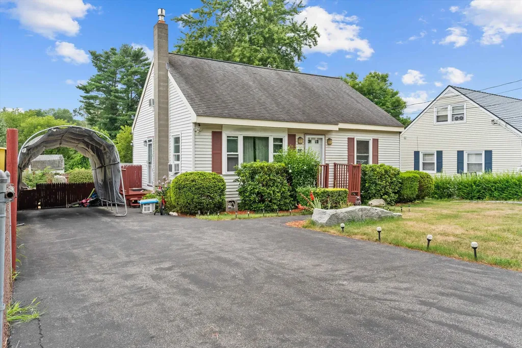 28 Bailey Avenue Manchester NH 03104