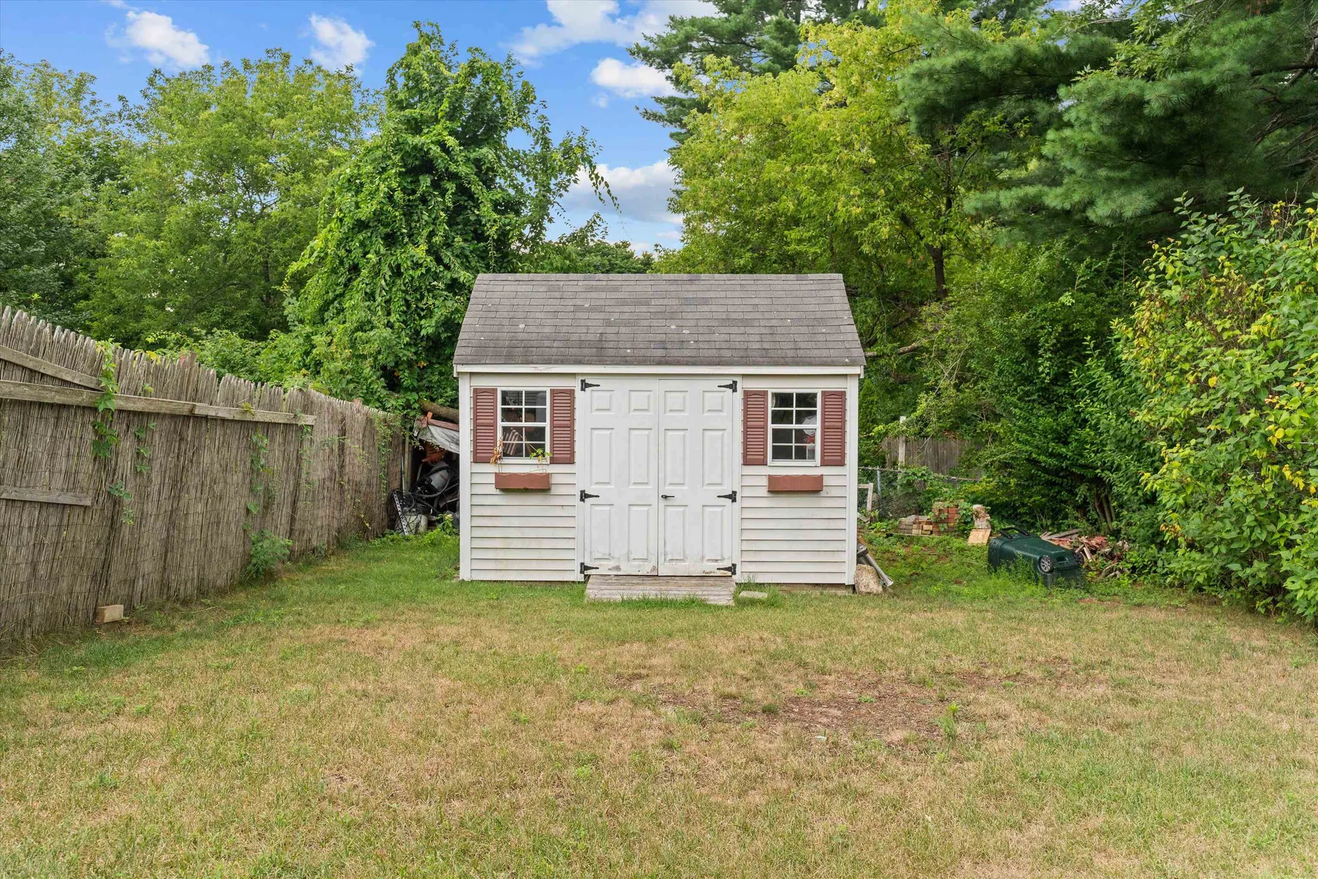 28 Bailey Avenue Manchester NH 03104