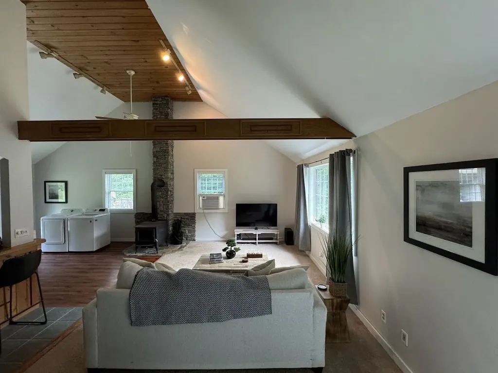 508 Currier Road Hill NH 03243