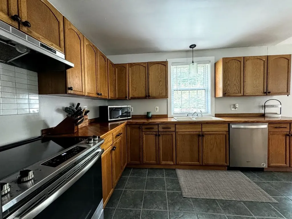 508 Currier Road Hill NH 03243