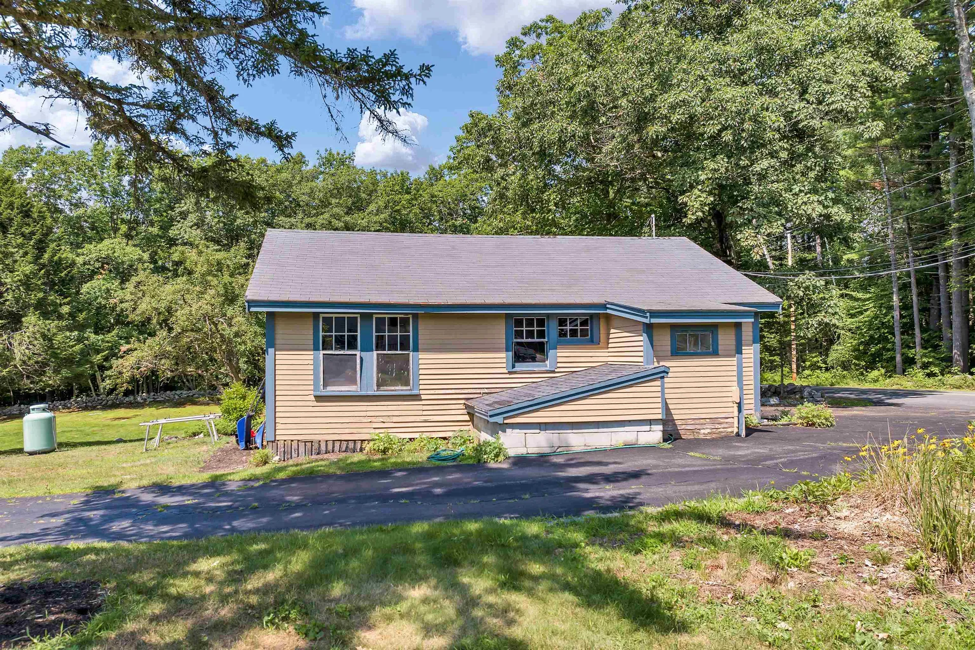 7 Roberts Cove Road Alton NH 03809