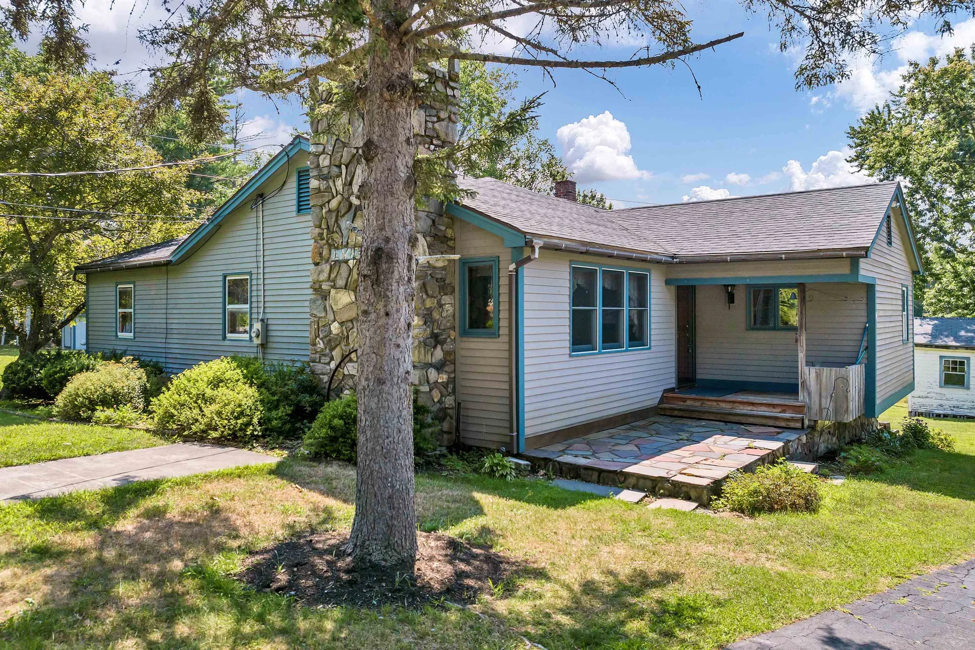 7 Roberts Cove Road Alton NH 03809