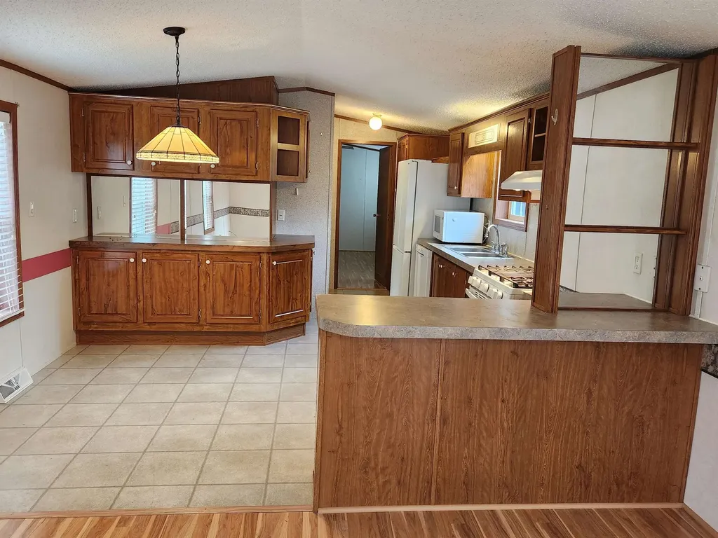 4 Pond Street Loudon NH 03307