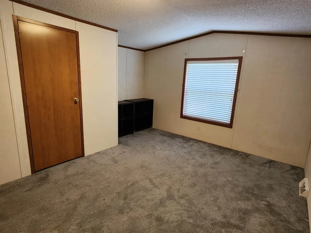 4 Pond Street Loudon NH 03307