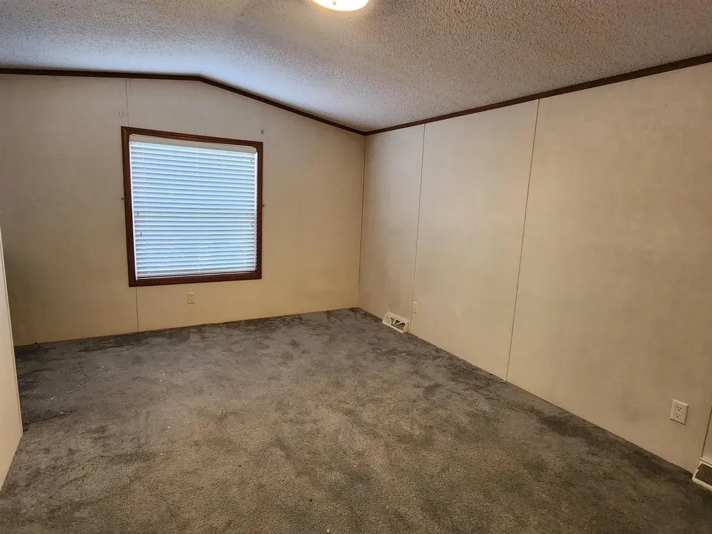 4 Pond Street Loudon NH 03307