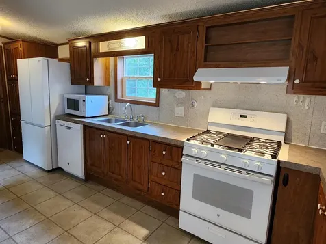 4 Pond Street Loudon NH 03307