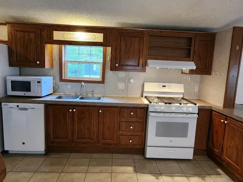 4 Pond Street Loudon NH 03307
