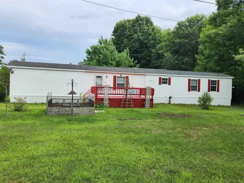 4 Pond Street Loudon NH 03307