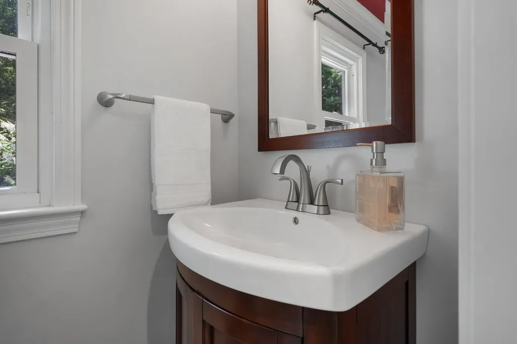 31 Poor Richards Drive Bow NH 03304