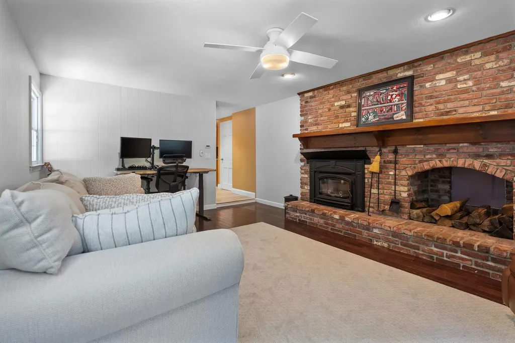 31 Poor Richards Drive Bow NH 03304