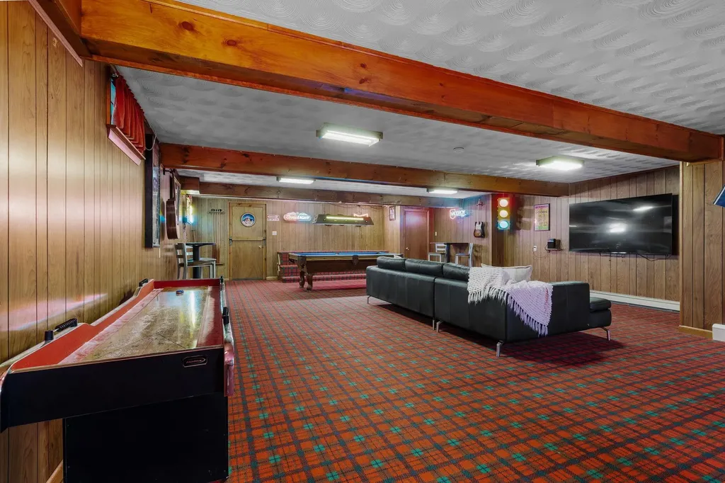 31 Poor Richards Drive Bow NH 03304