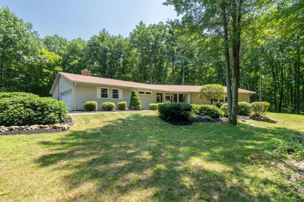 31 Poor Richards Drive Bow NH 03304