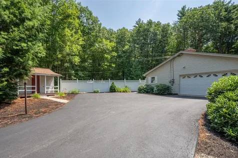 31 Poor Richards Drive Bow NH 03304