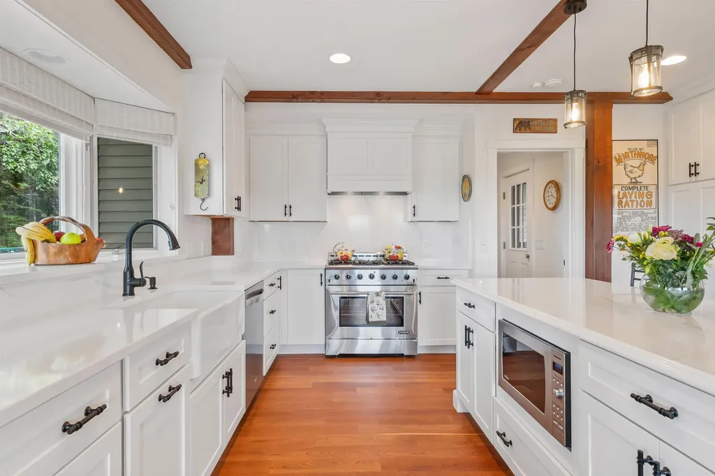 216 Woodland Trace New London NH 03257
