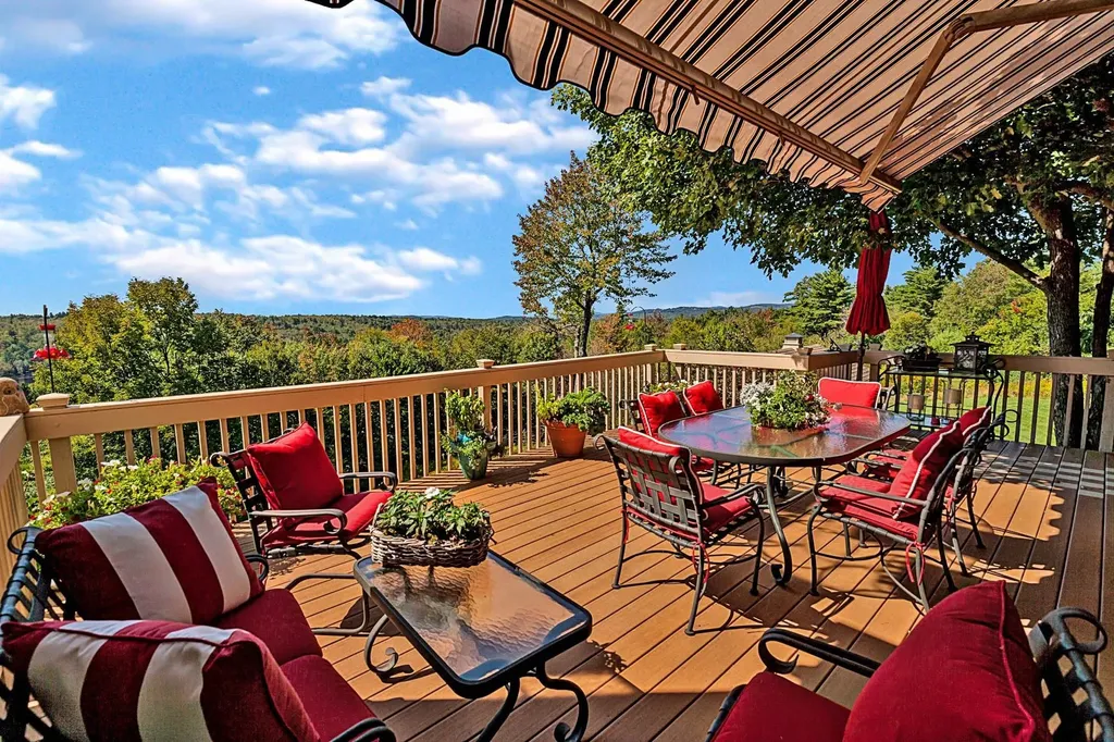 216 Woodland Trace New London NH 03257