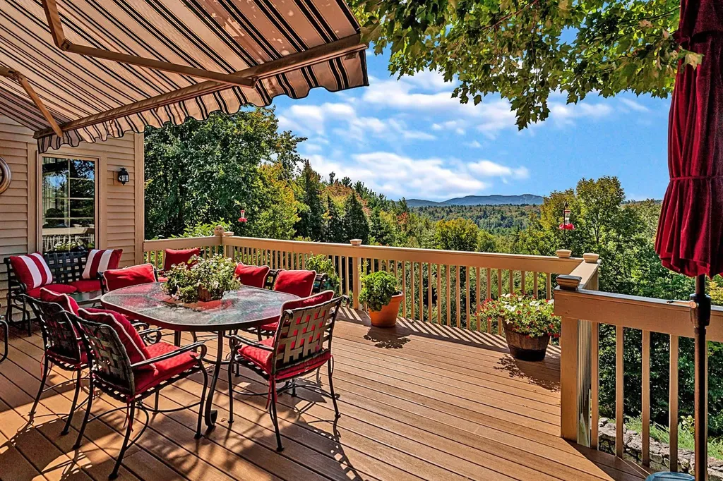 216 Woodland Trace New London NH 03257