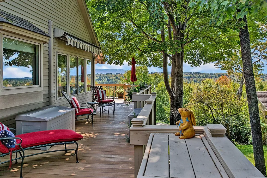 216 Woodland Trace New London NH 03257