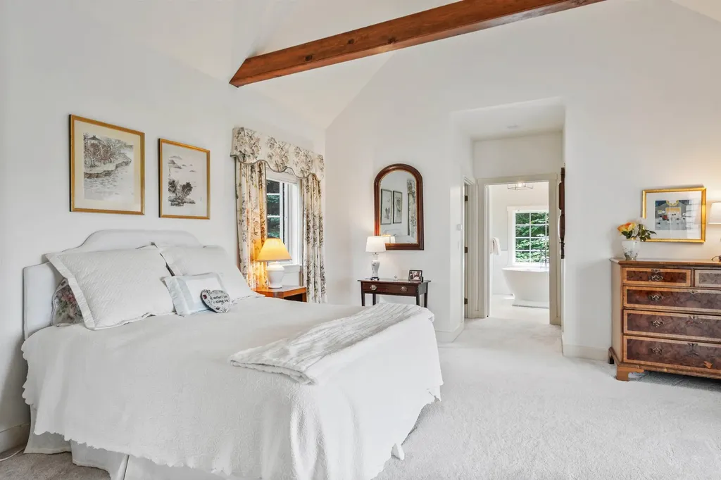216 Woodland Trace New London NH 03257