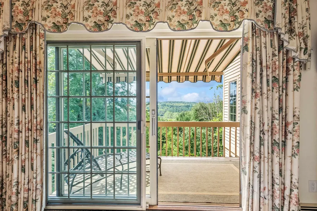 216 Woodland Trace New London NH 03257