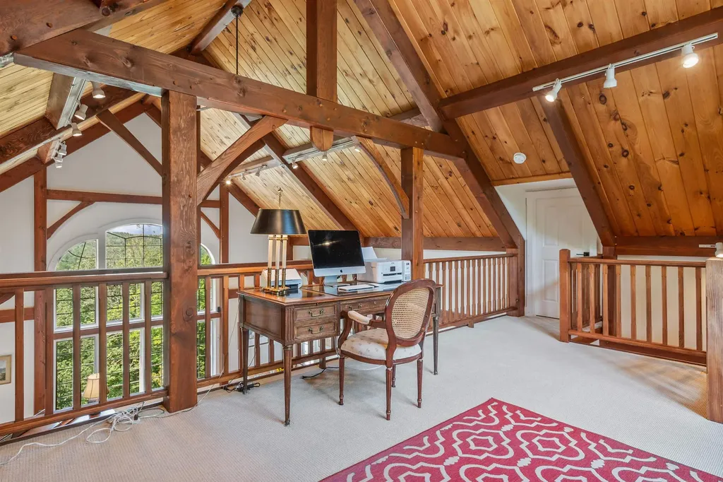 216 Woodland Trace New London NH 03257