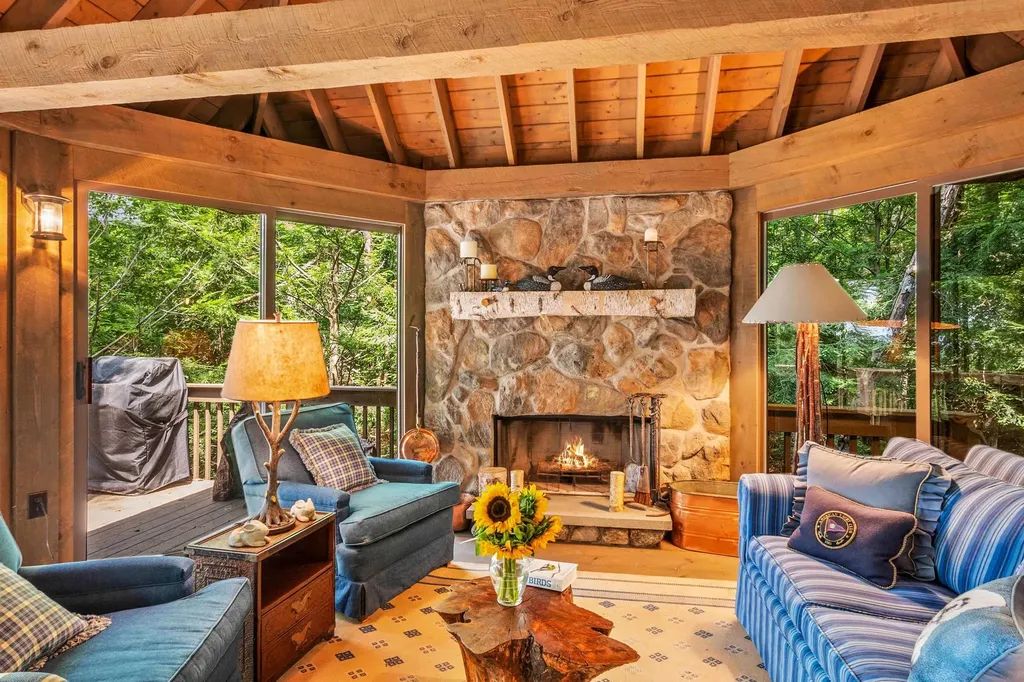 216 Woodland Trace New London NH 03257