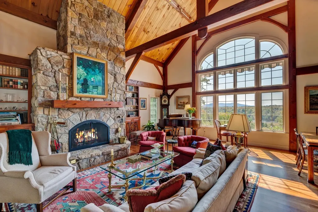 216 Woodland Trace New London NH 03257