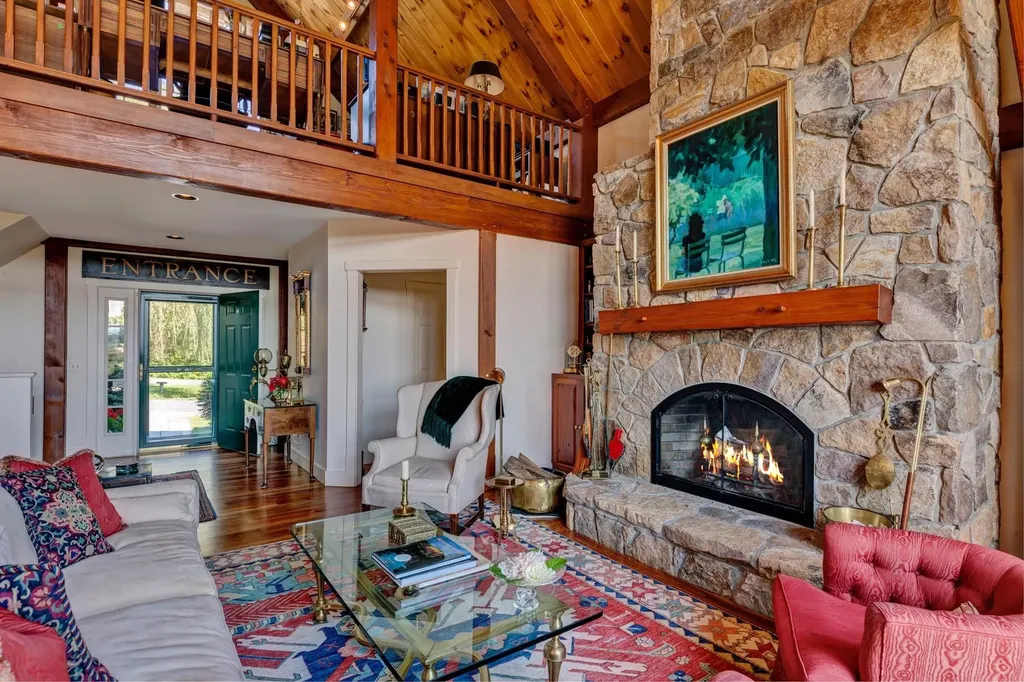 216 Woodland Trace New London NH 03257