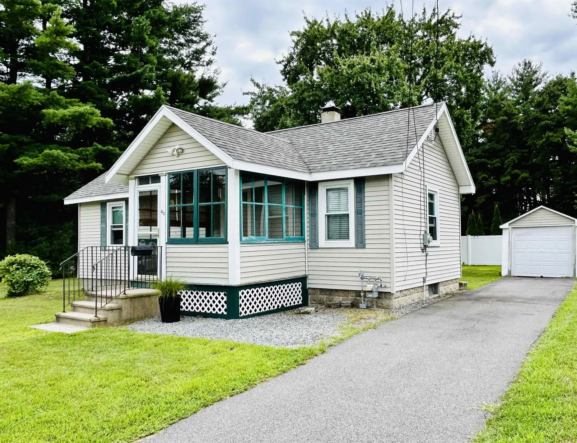 43 Almont Street Nashua NH 03060