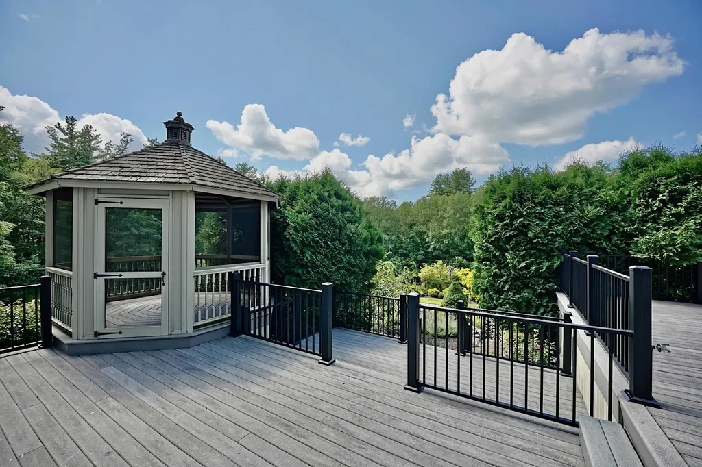 110 Town Farm Road Chester NH 03036