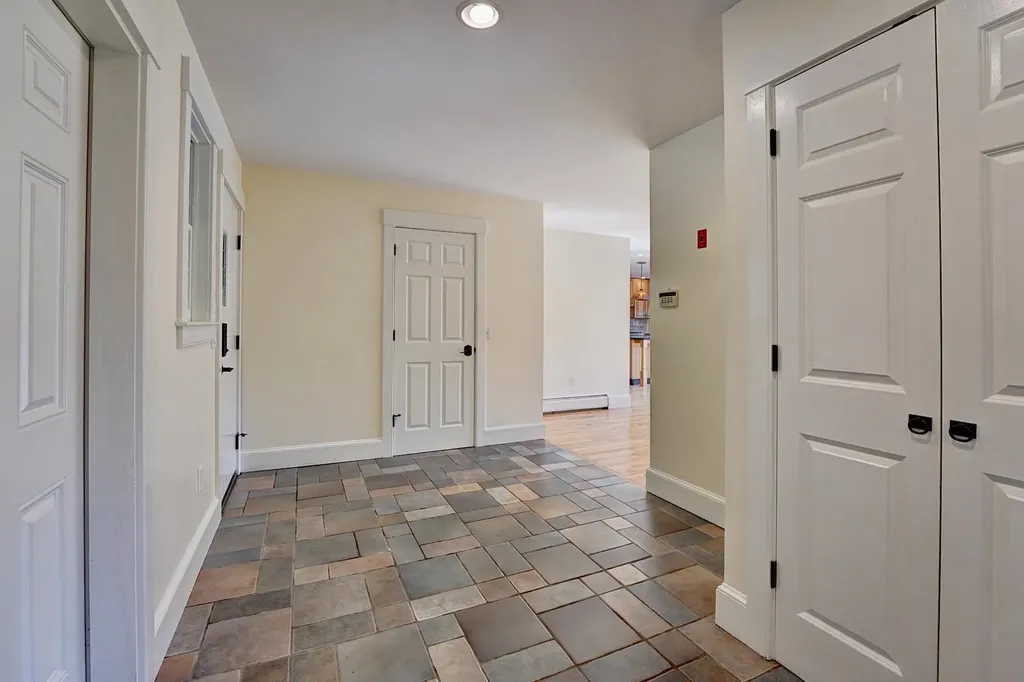 110 Town Farm Road Chester NH 03036