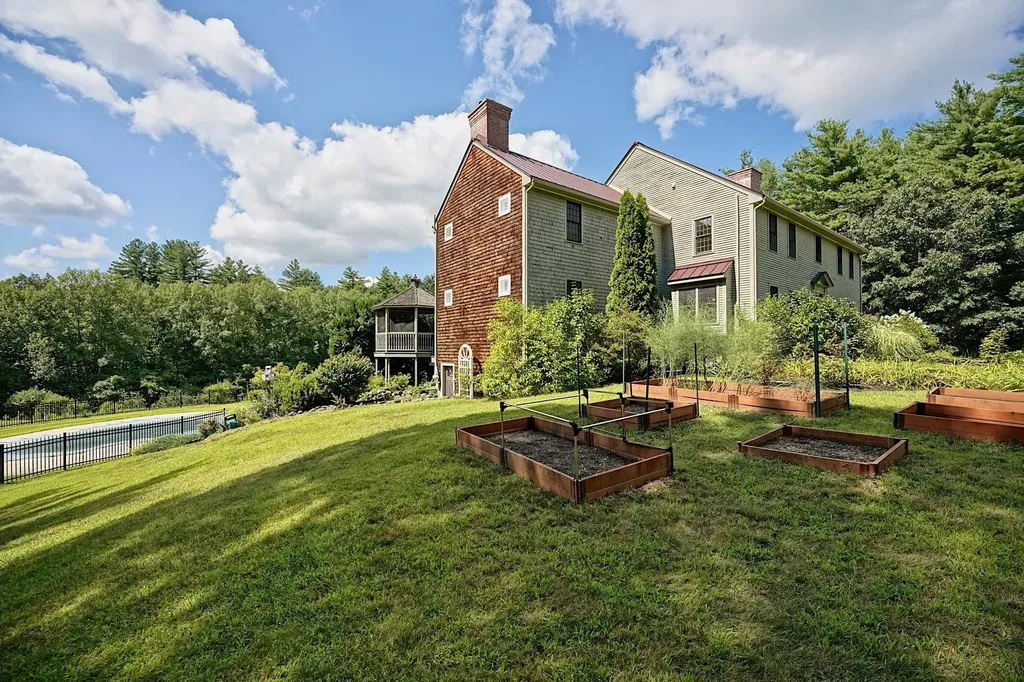 110 Town Farm Road Chester NH 03036