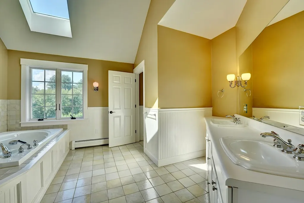 110 Town Farm Road Chester NH 03036