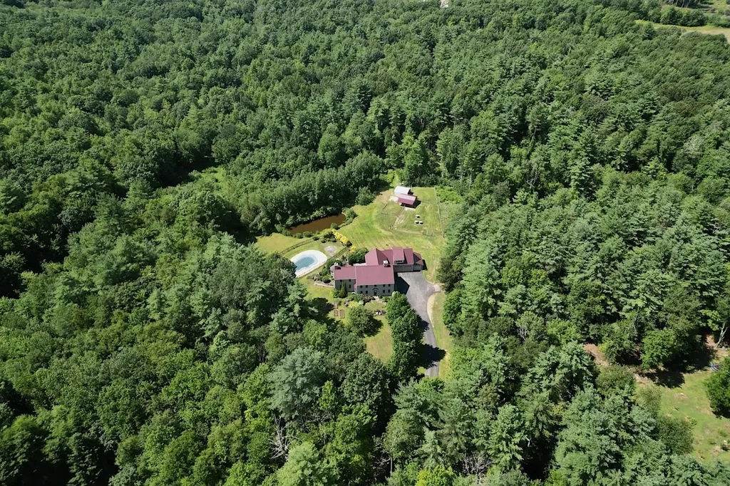 110 Town Farm Road Chester NH 03036