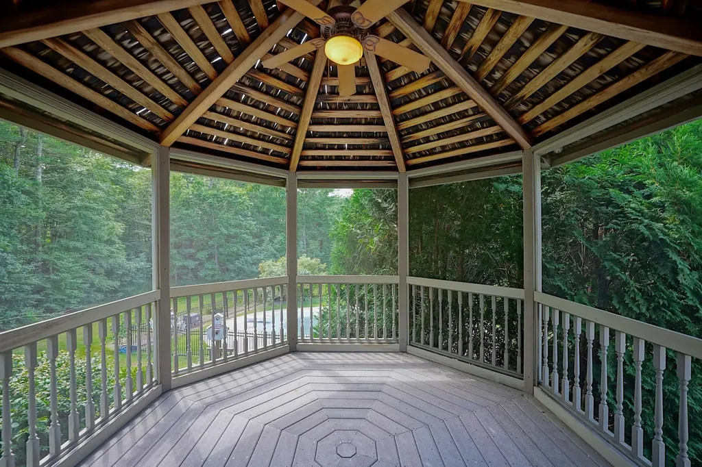 110 Town Farm Road Chester NH 03036