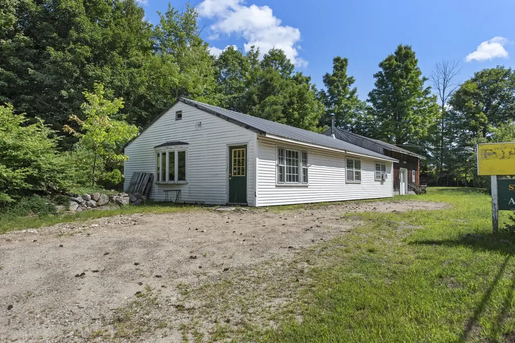 1493 Us Route 4 Danbury NH 03230
