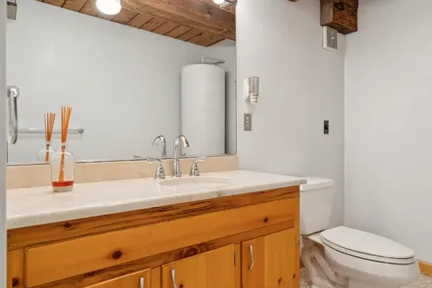 10 Grant Road Hanover NH 03755