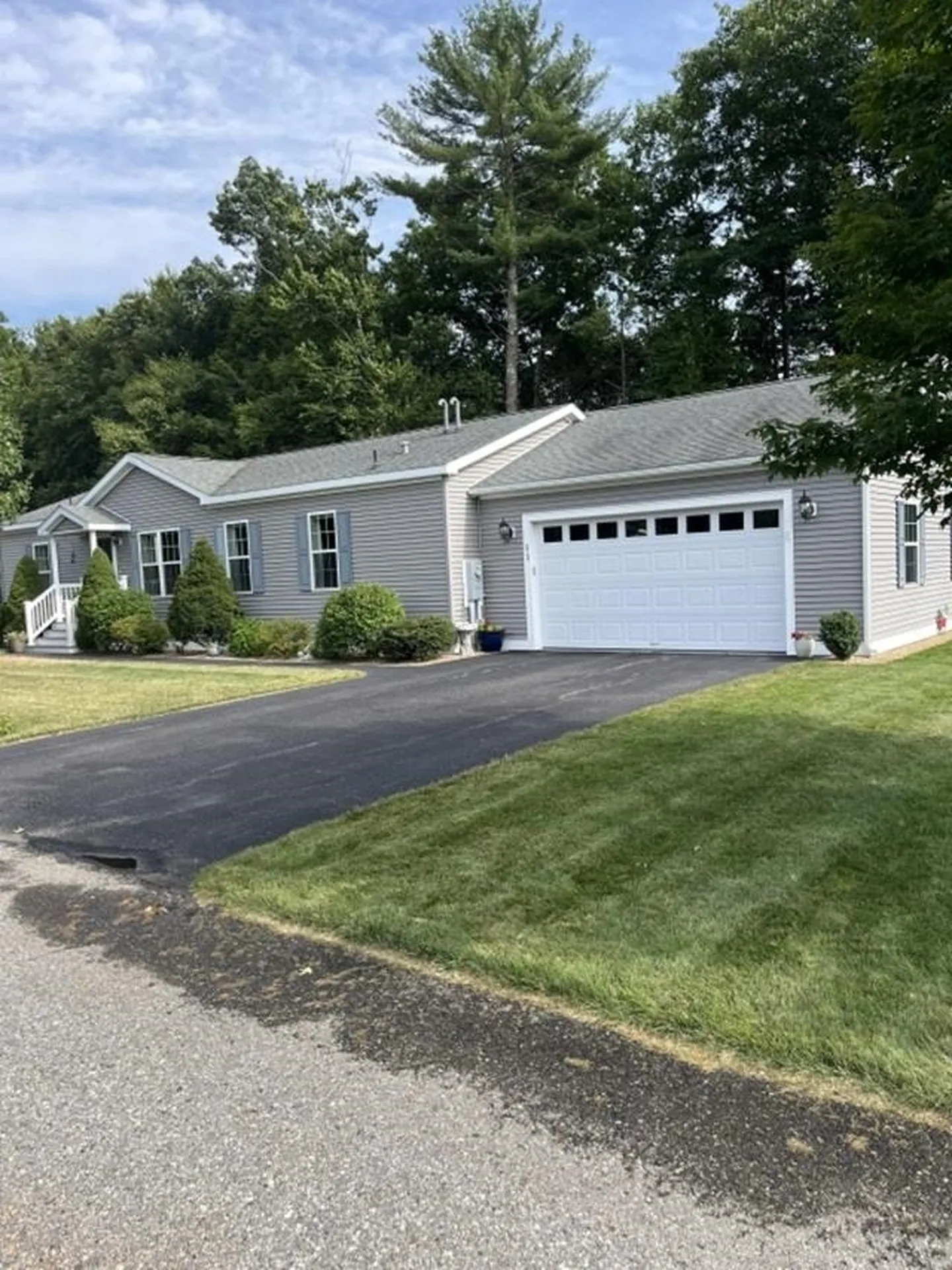11 Goldenrod Way North Hampton NH 03862
